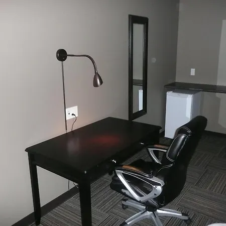 121 Steakhouse & Motel Assiniboia Room photo